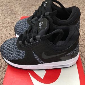 Brand New Nike Air Max Zero size 5c